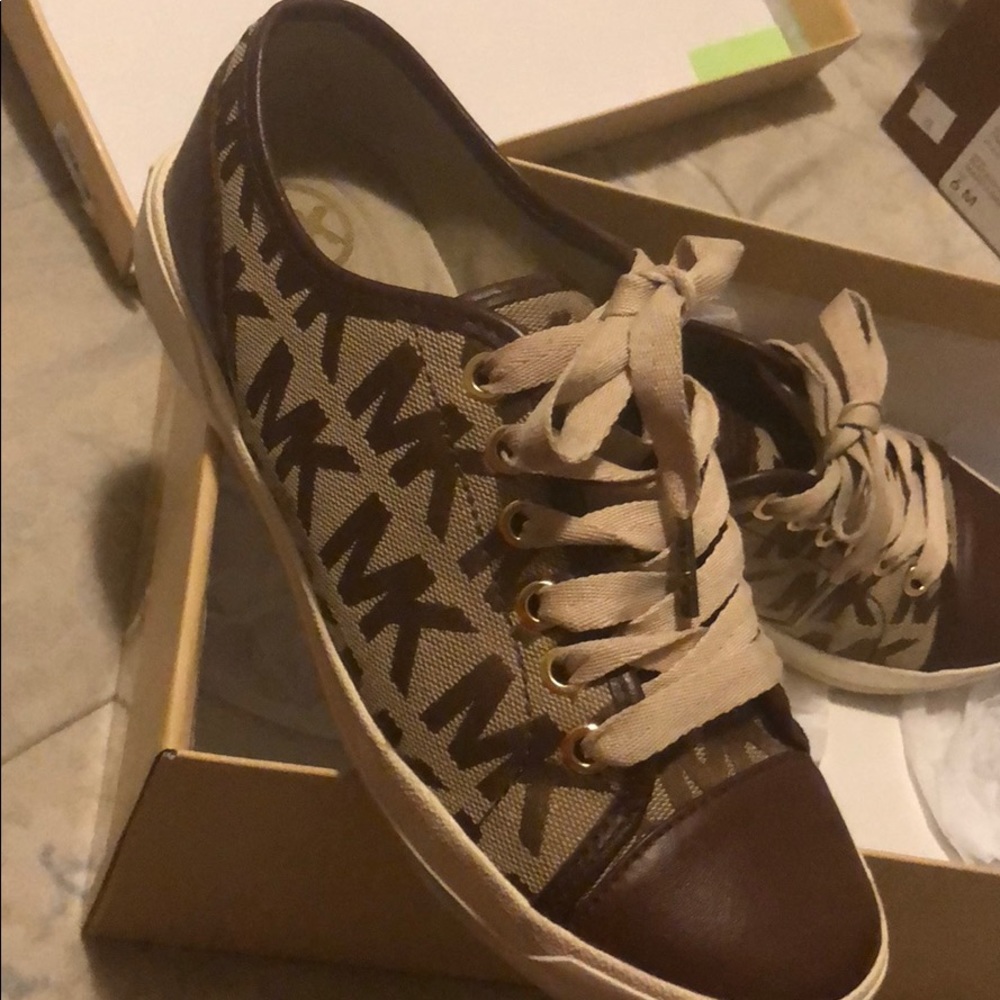 Micheal Kors sneakers